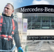 Rudolf Weber reinigt seit September 2022 die Mercedes-Benz Arena in Berlin.