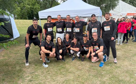 Die Läuferinnen und Läufer des Rudolf Weber-Teams beim Firmenlauf Oberhausen.