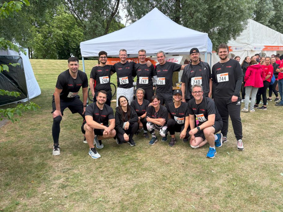 Die Läuferinnen und Läufer des Rudolf Weber-Teams beim Firmenlauf Oberhausen.