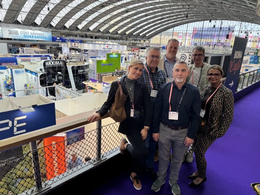Interclean Amsterdam: Die Delegation von Rudolf Weber Gebäudedienste beim Besuch der Fachmesse.